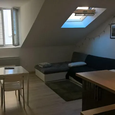 Rent4night Europole Apartment
